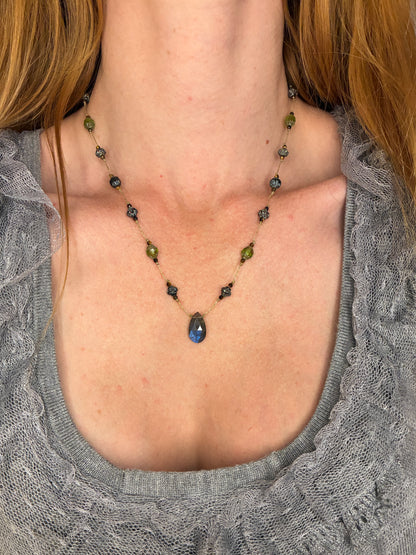 Collier Whisper of the Witch