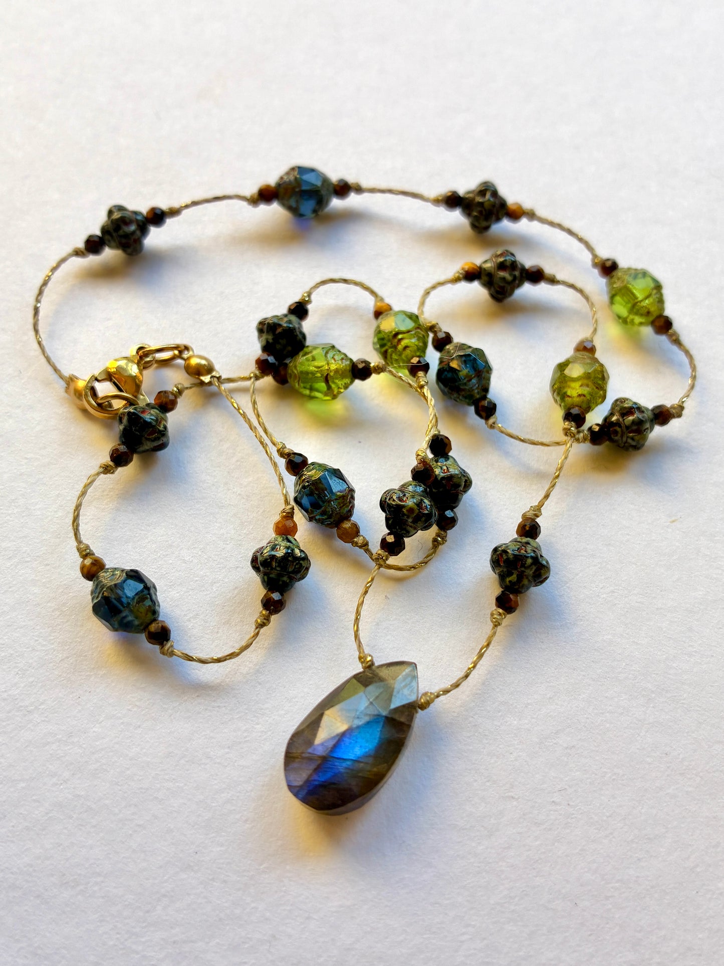 Collier Whisper of the Witch