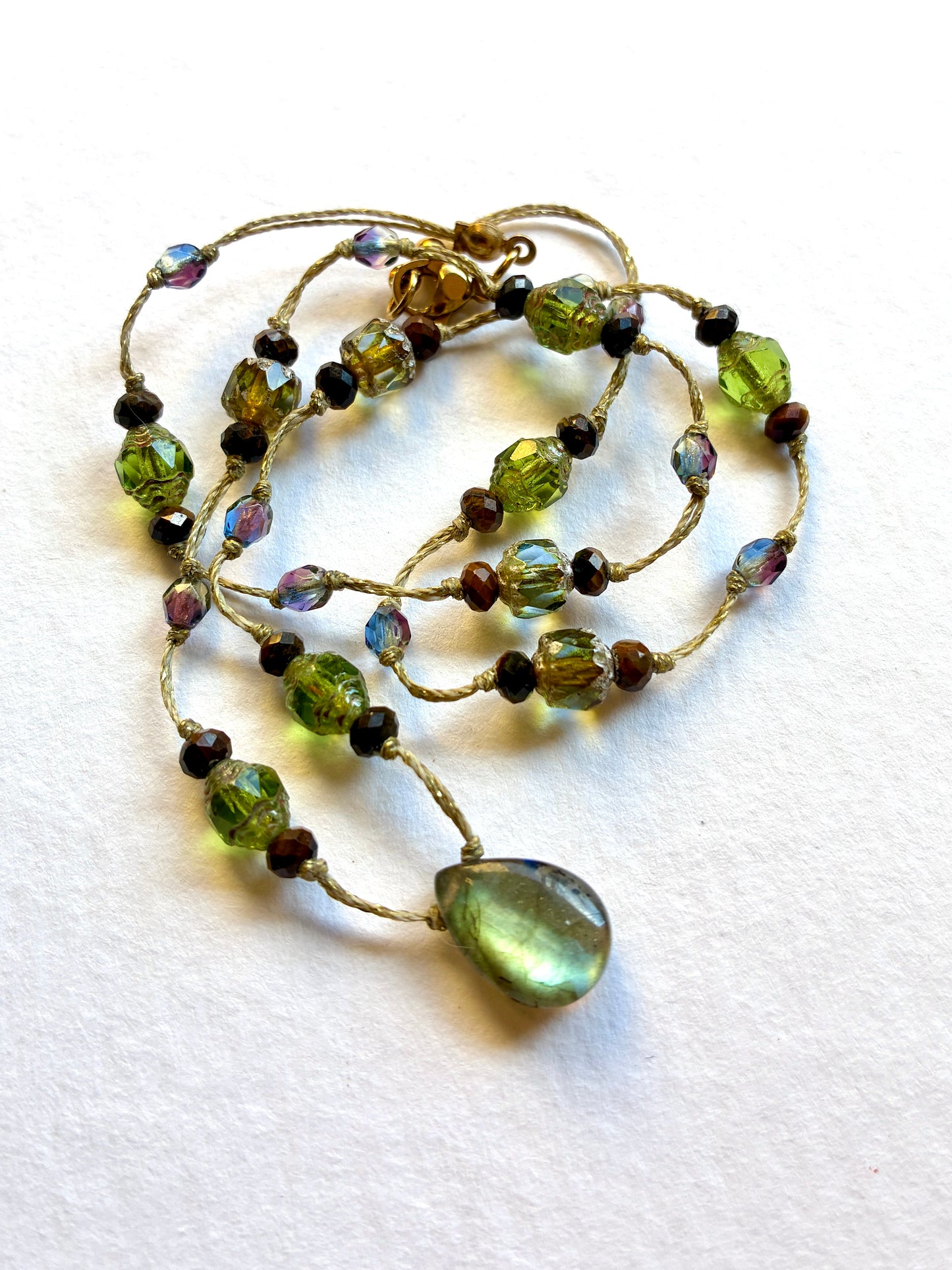 Collier secret à Mugel