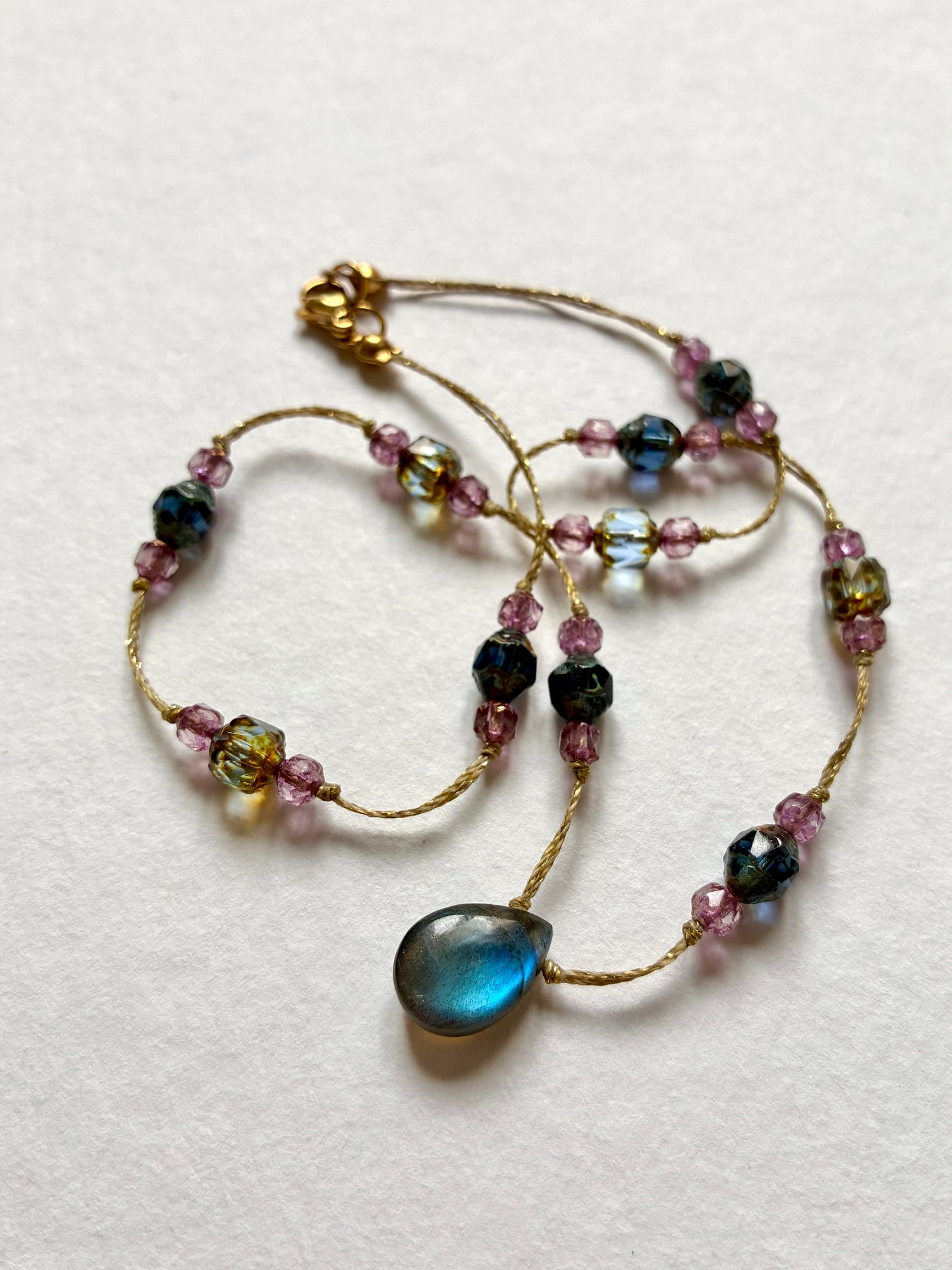 Collier Les galets court