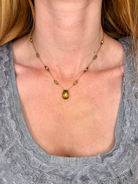 Collier sous l’olivier court