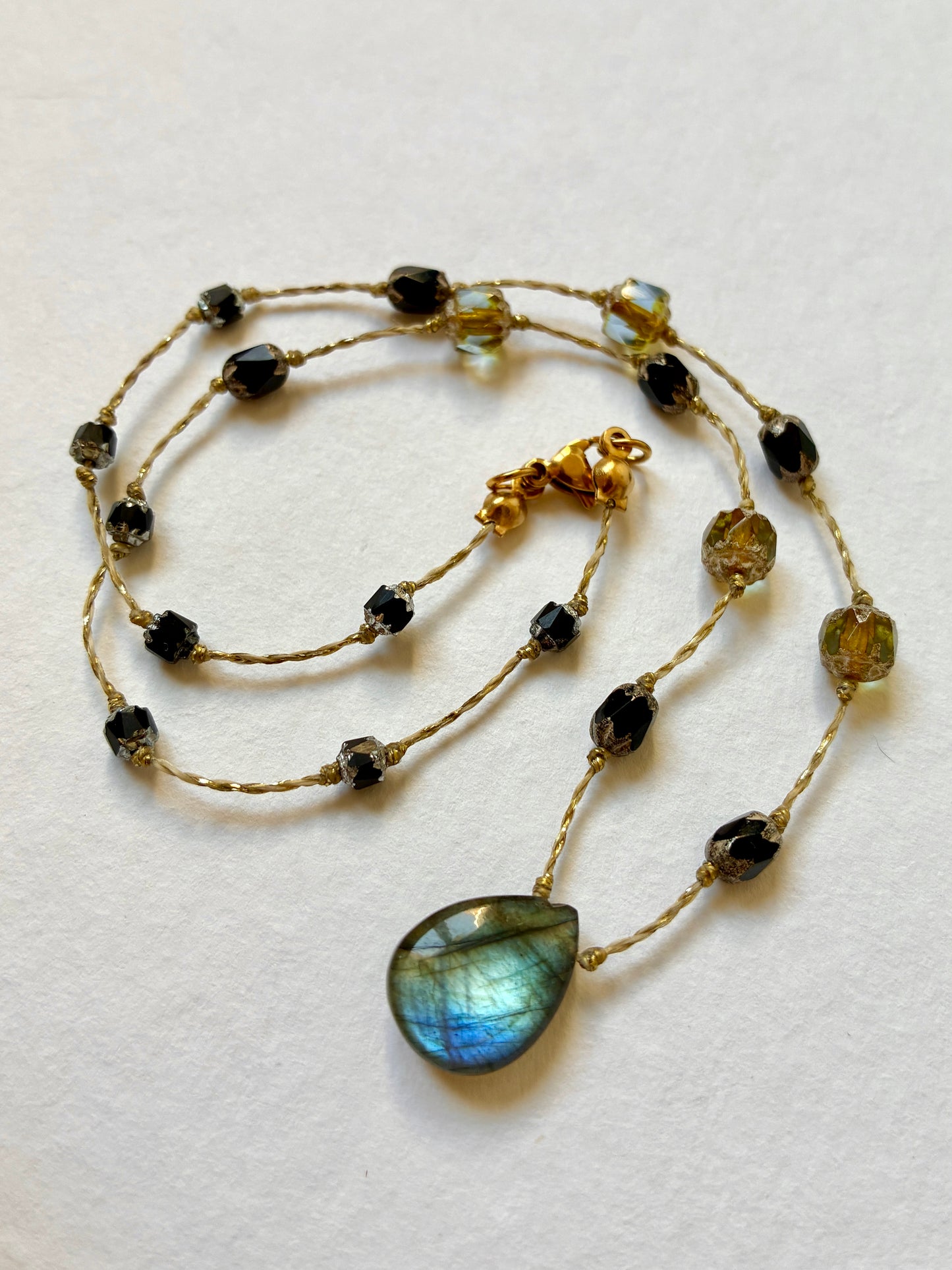 Collier Witch’s Aura court