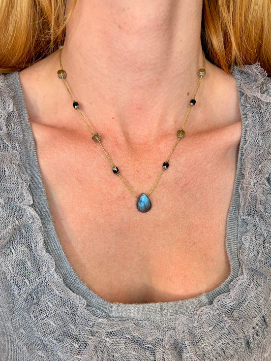 Collier Witch’s Aura court 2