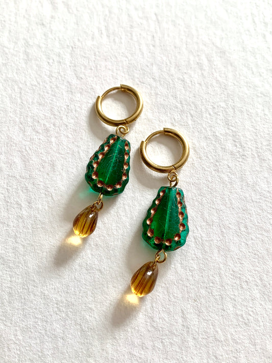 Boucles d’oreilles Ambre et Émeraude