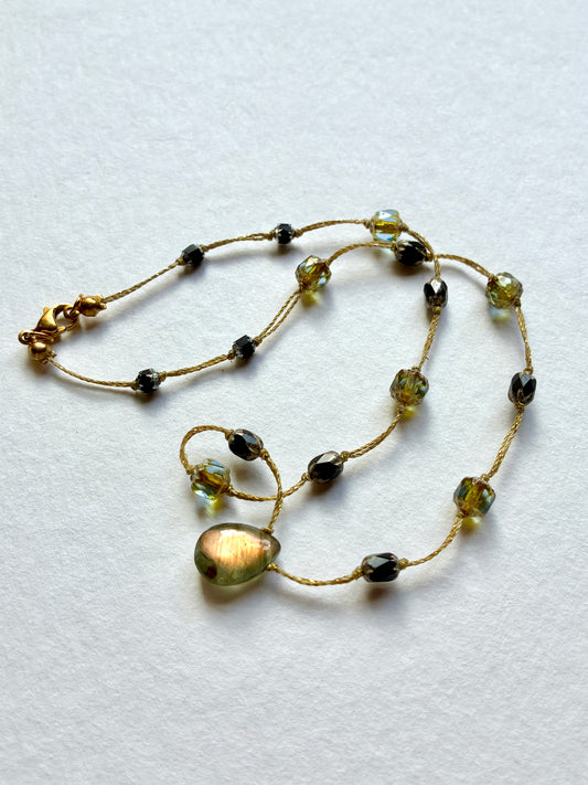 Collier Witch’s light 2