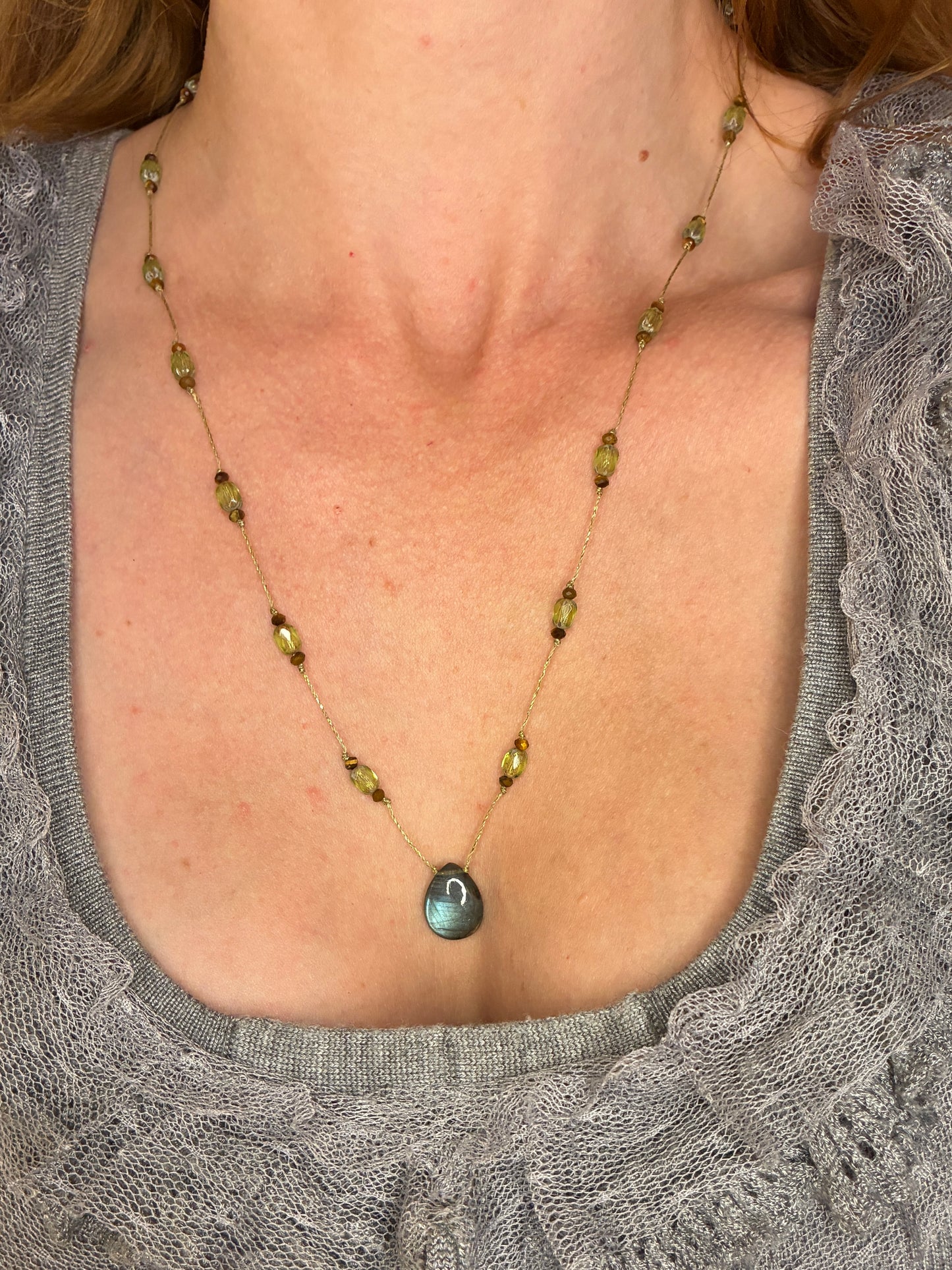 Collier Halte à Lacoste