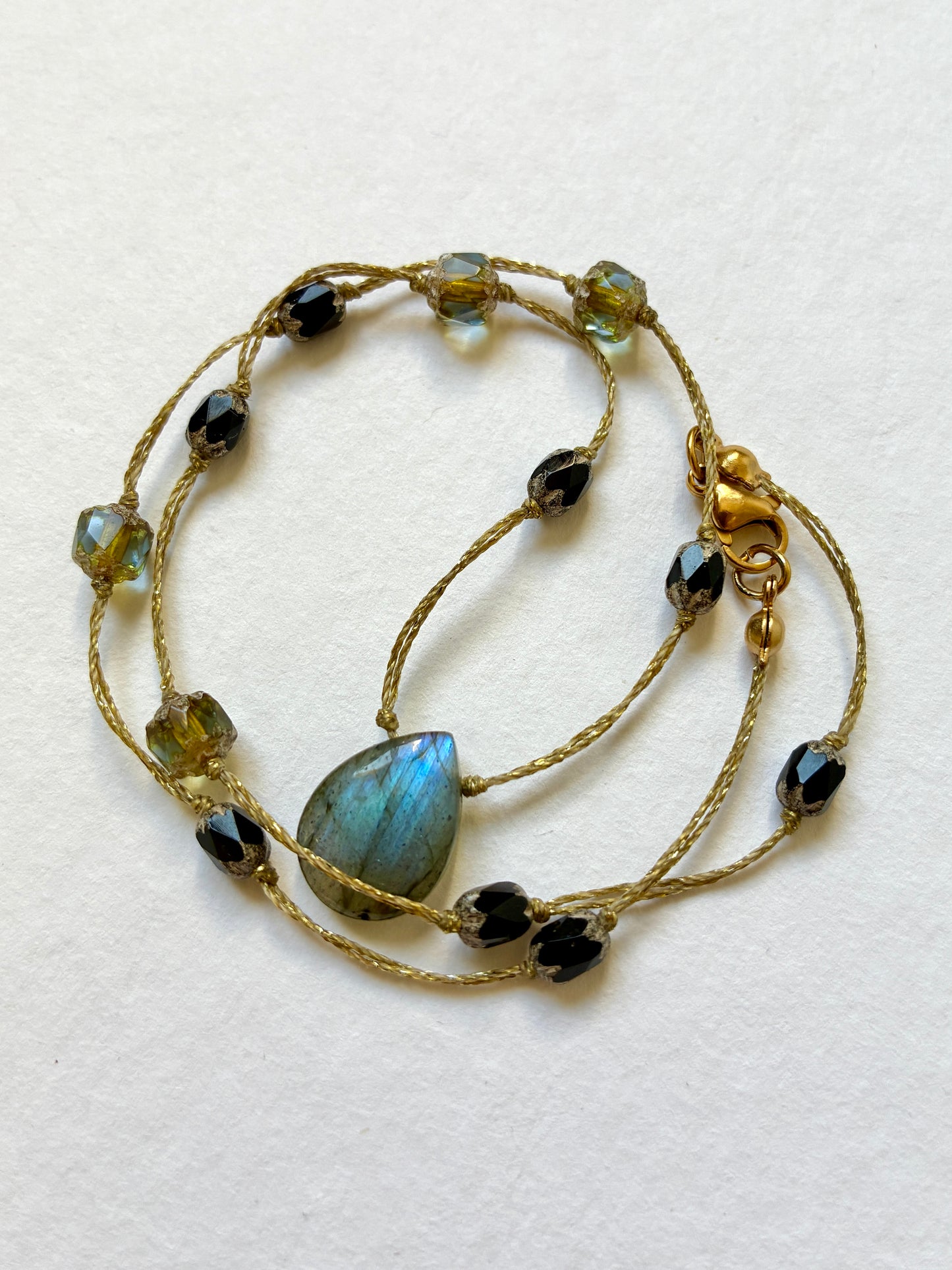 Collier Witch’s Aura court 2