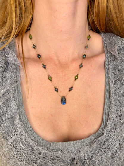 Collier Whisper of the Witch