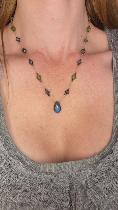 Collier Whisper of the Witch