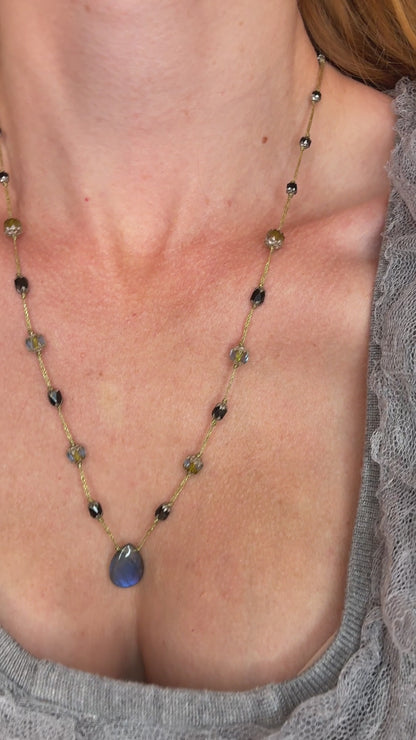 Sautoir Witch’s Aura bleu profond